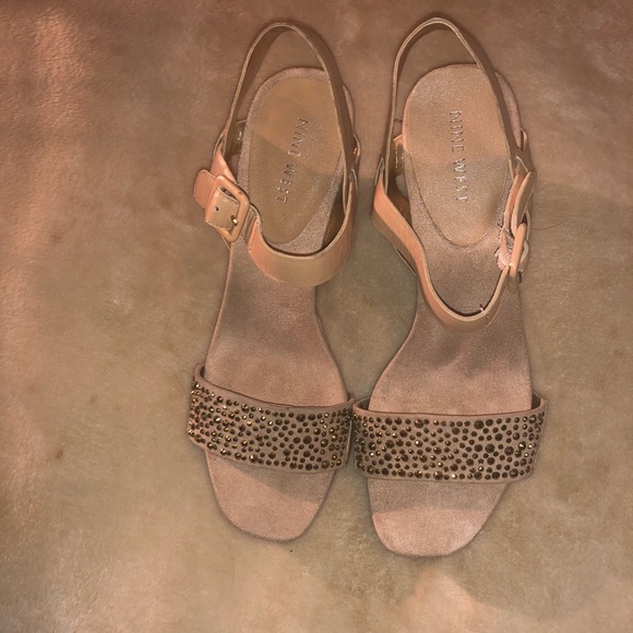 Chunky High Heels - Picture 2 of 3